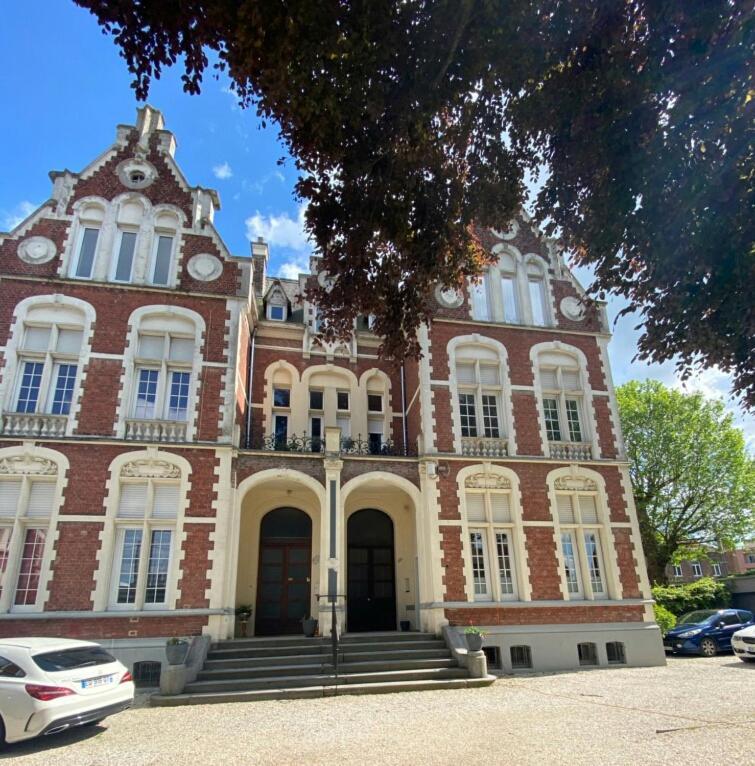Krisko Parking Prive Et Clos Armentières Exteriör bild